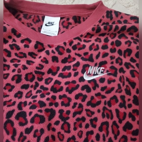 Nike fleece pull over leopard - Picture 2 of 3